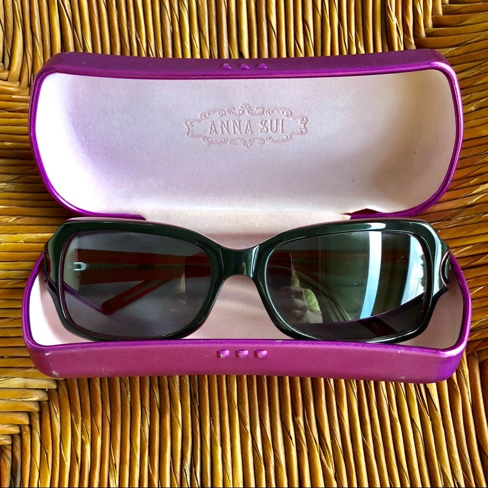 Anna Sui Sunnies black frame with muted red inside